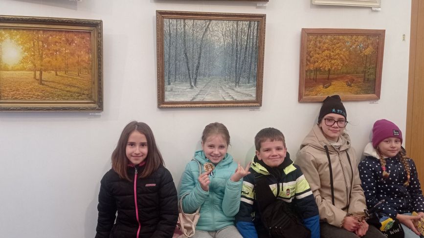 Діти з гуртка малювання відвідали виставку живопису у Музеї історії