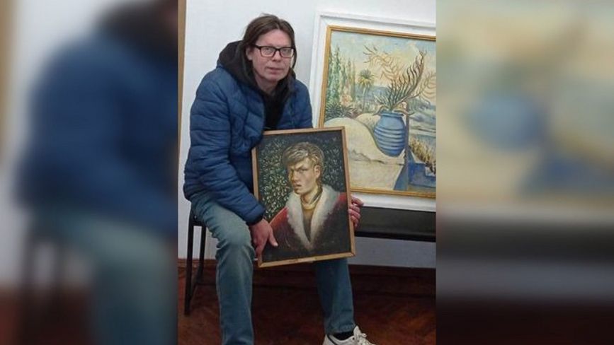 Наші музейники здивували вінницького художника Олександра Никитюка автопортретом 30-річної давнини