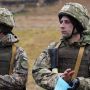 Найкращим бійцям стрілецького взводу тероборони вручили почесні відзнаки Міністерства оборони України