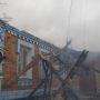 Вогонь повністю знищив дах: у Махнівці горів приватний будинок